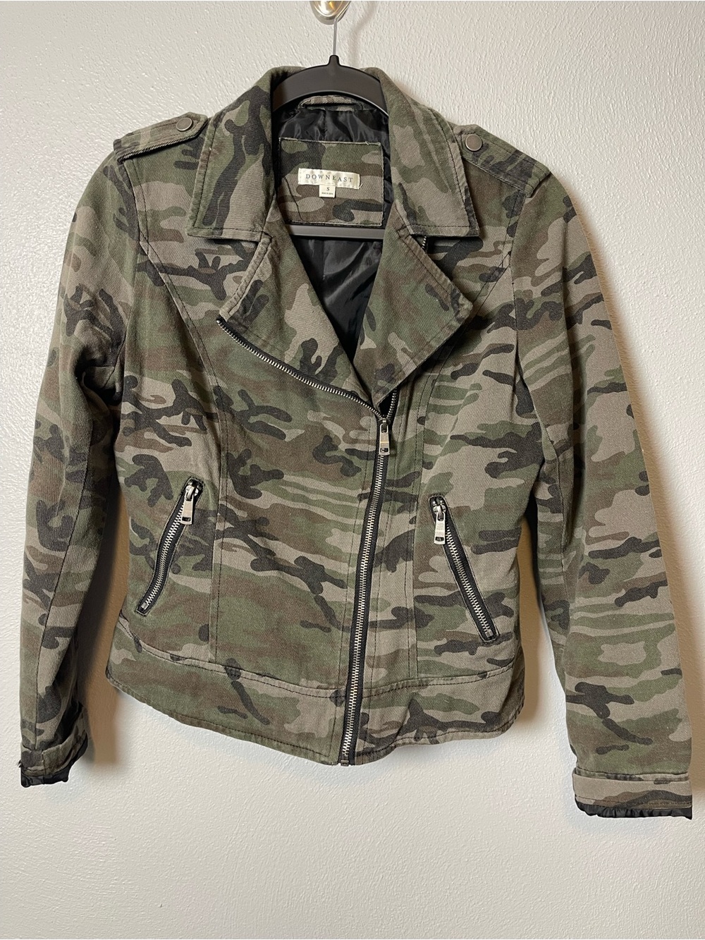 DownEast- Camo Moto Women's Jacket Size Small